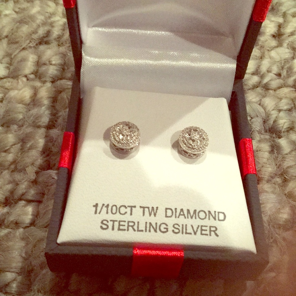 1/10CT Diamond Earrings